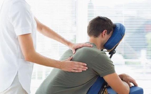 THE BENEFITS OF ONSITE CHAIR MASSAGE.